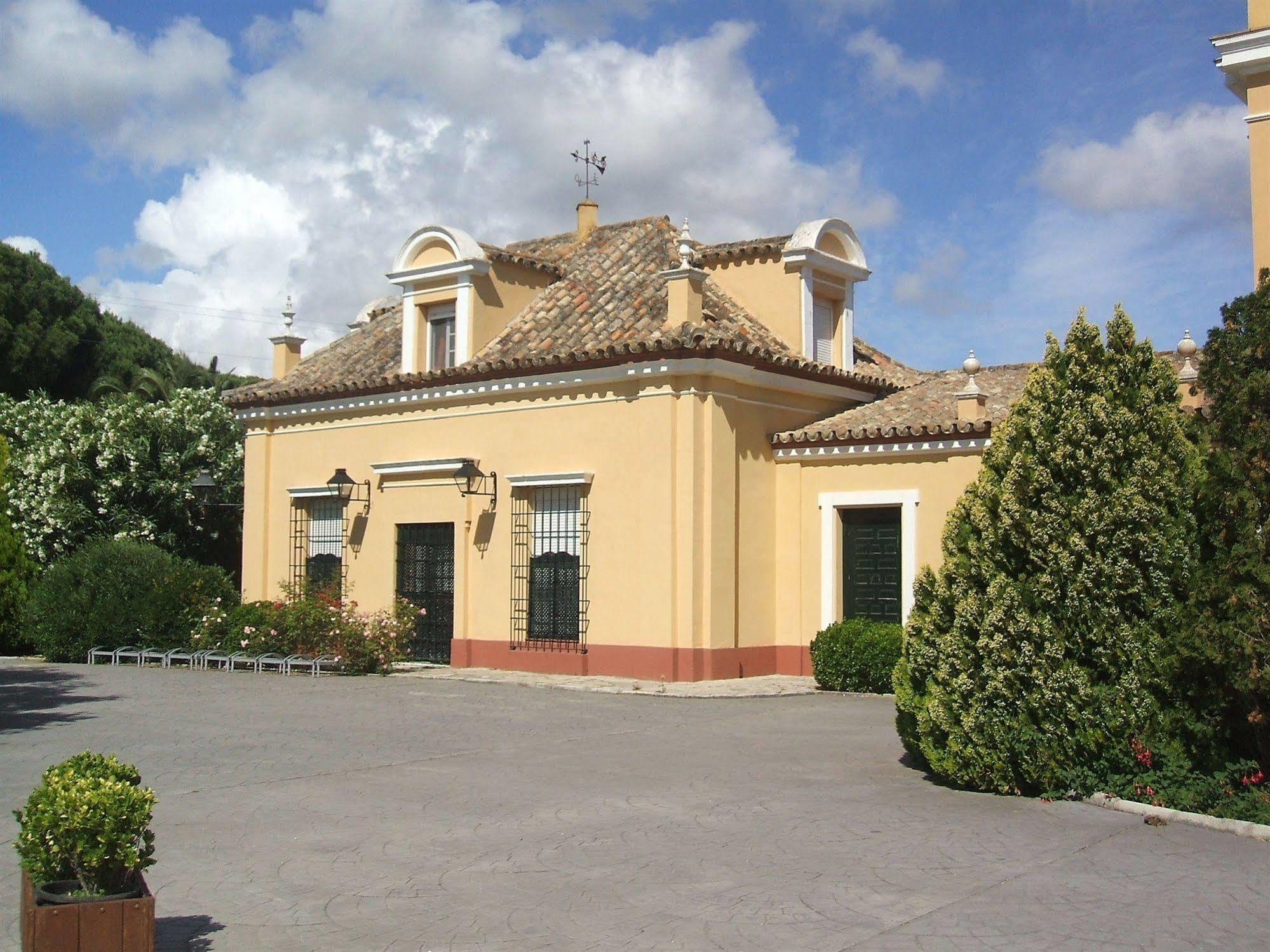 Hotel Hacienda Montenmedio Vejer de la Frontera Exterior photo